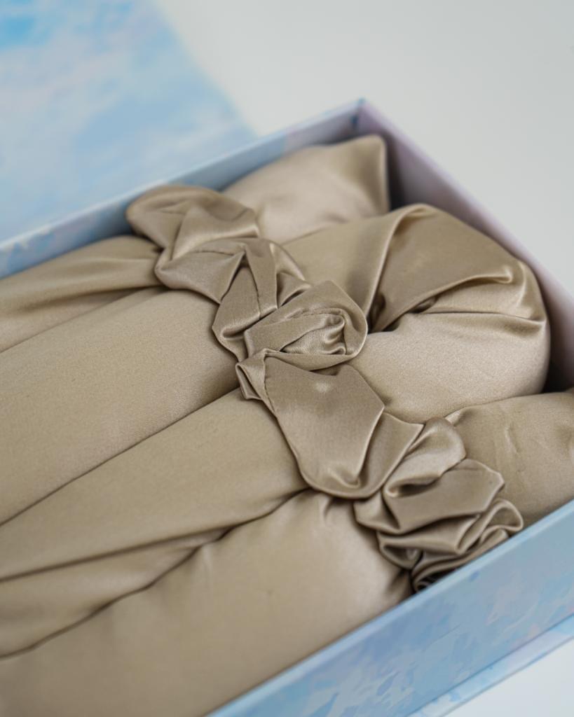 Hug Me Silk Gift Set - New Season Naturally Yours