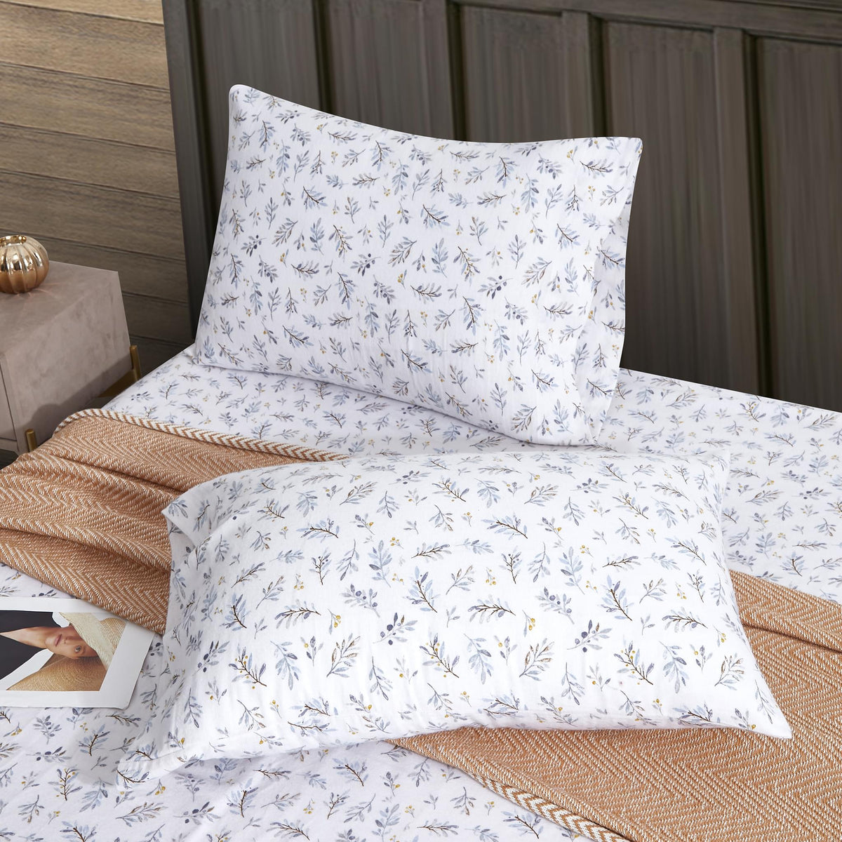 Flannel Printed Leaf & Berry White Sheet Set - NLS.
