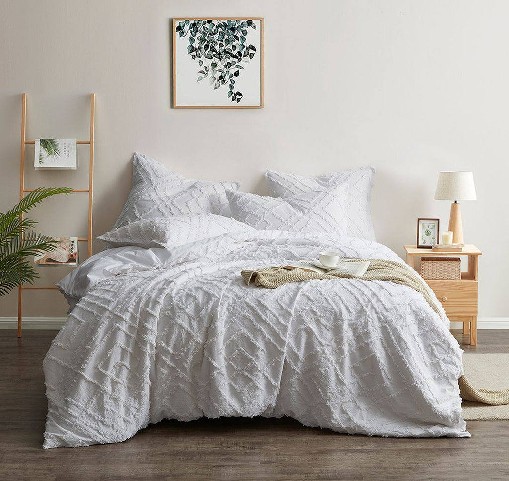 Tufted Geometric Duvet Cover Set.